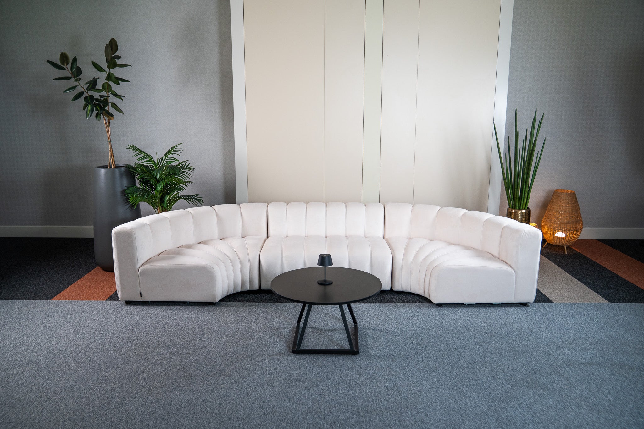 Cosmo Inner Curve 1-seater (Vanilla White) Desert River Rentals
